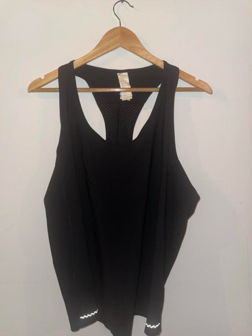Fabletics Essential Air Tank - Picture 3 of 5